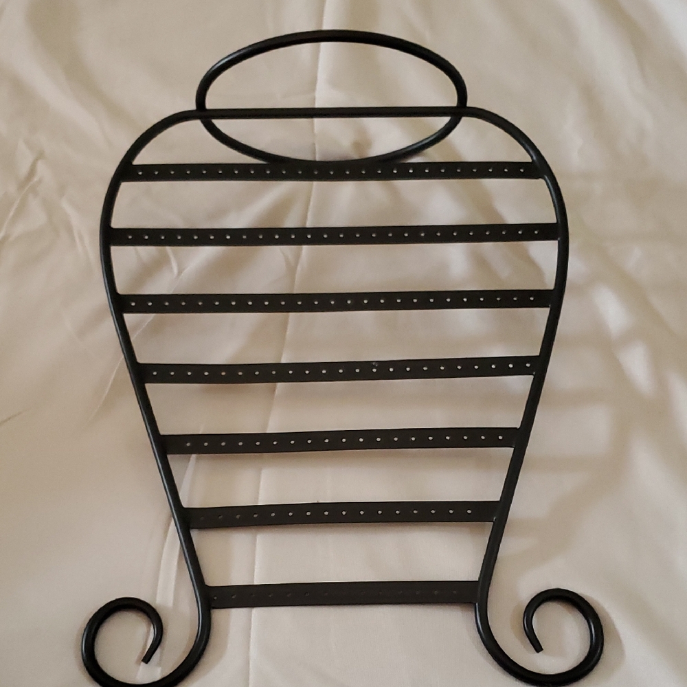 Black Metal Jewelry Organizer